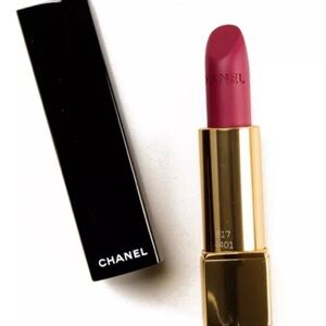 Chanel Allure Velvet Camelia Grenat 617